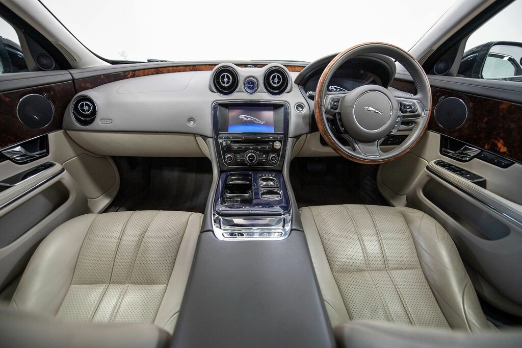 Jaguar XJ Gold #16