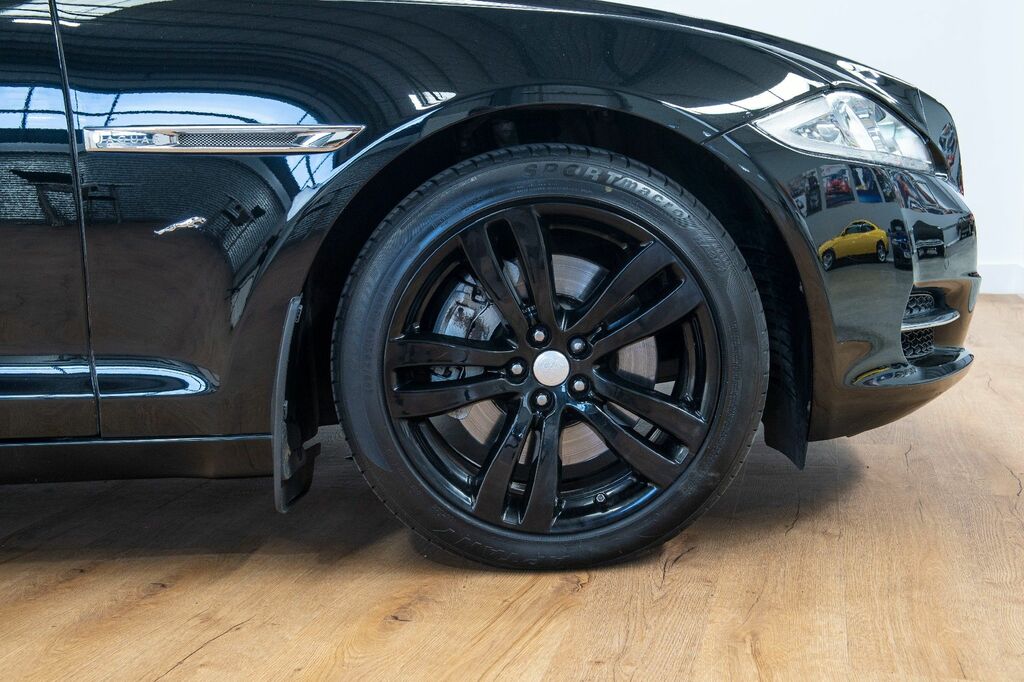 Jaguar XJ Gold #8