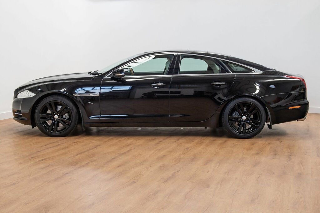 Jaguar XJ Saloon Black #4