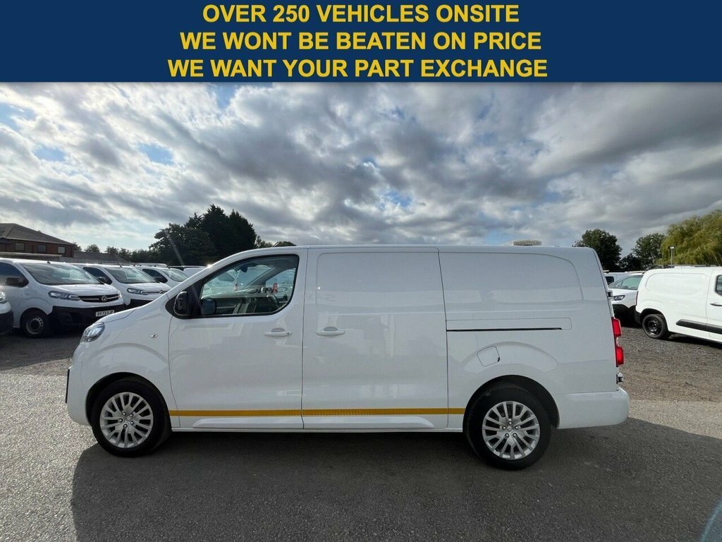 Vauxhall Vivaro 1.5L Pro 6Dr White