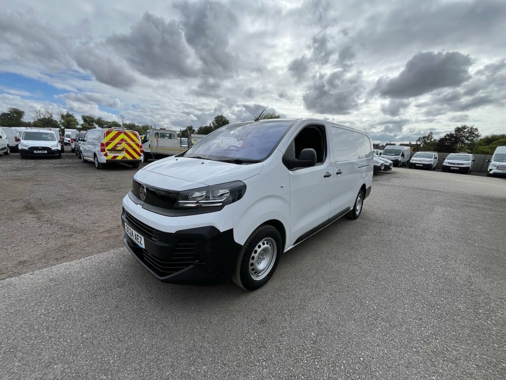 Vauxhall Vivaro 2L Prime 6Dr White