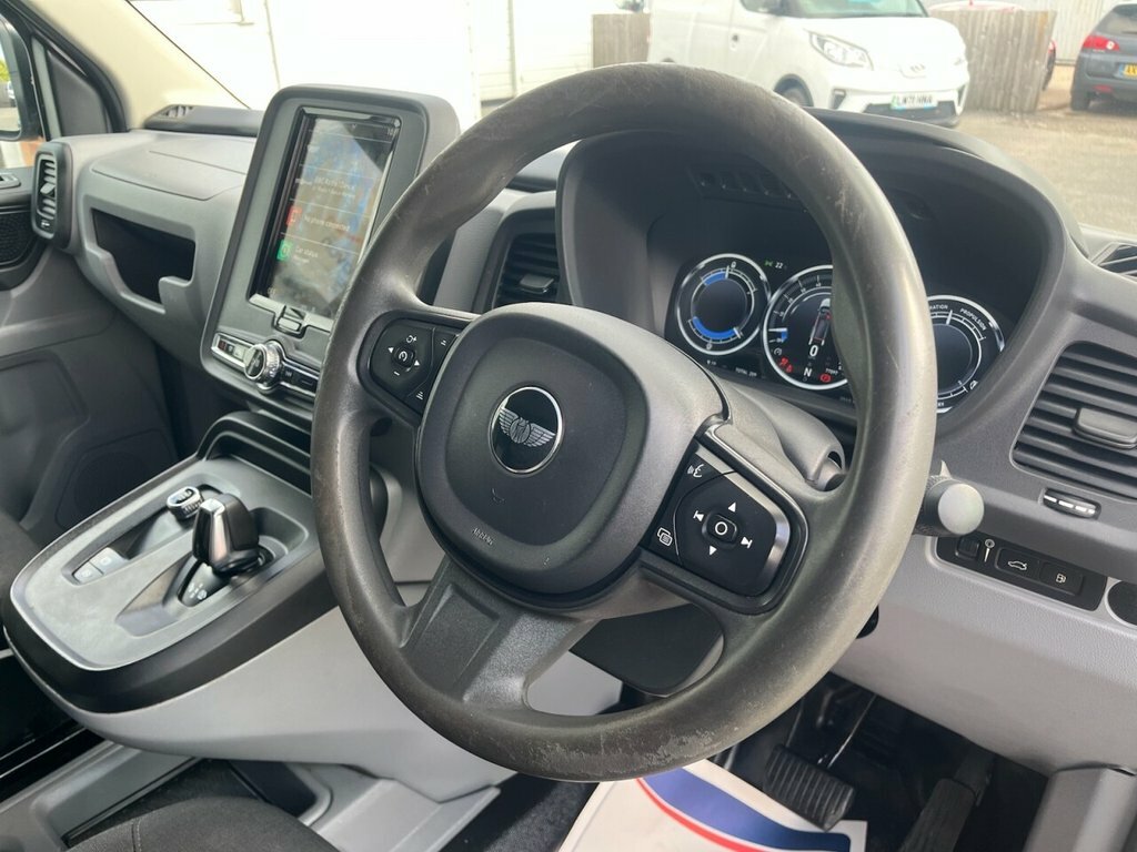 LEVC VN5 Mpv White #34