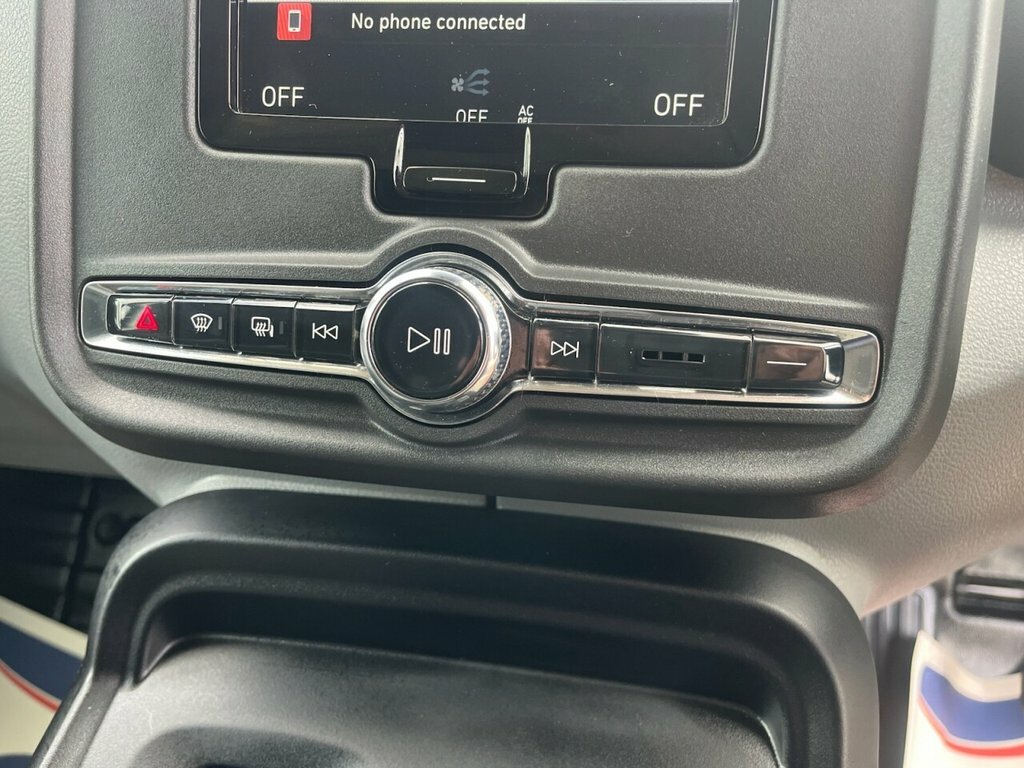 LEVC VN5 Mpv White #43