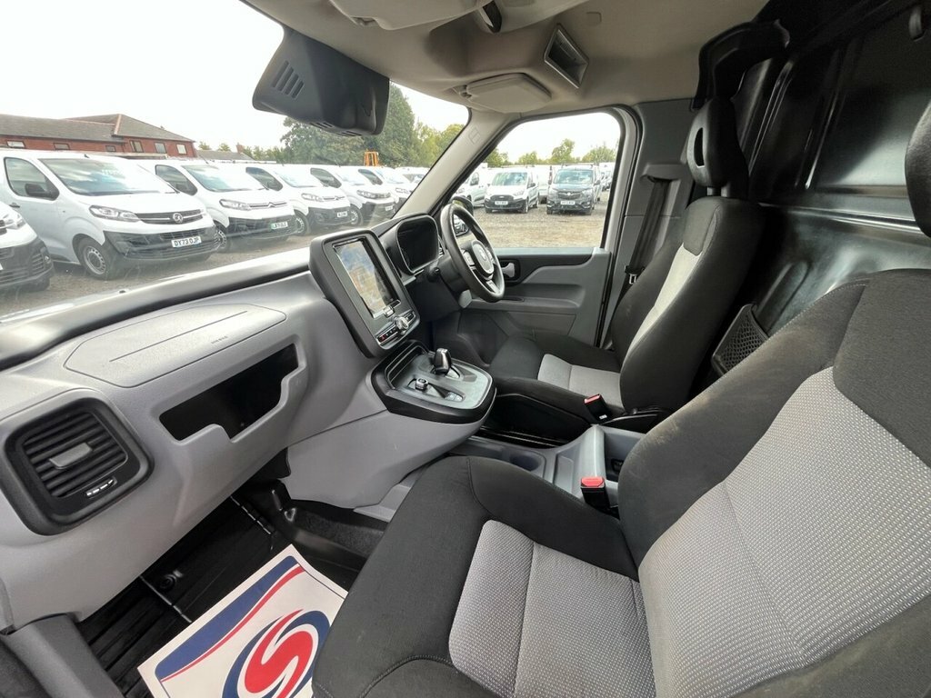 LEVC VN5 Mpv White #25