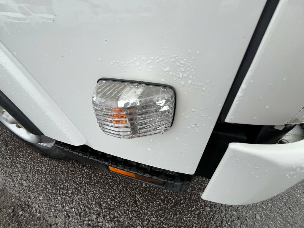 Isuzu Diesel LM23YKS White #3