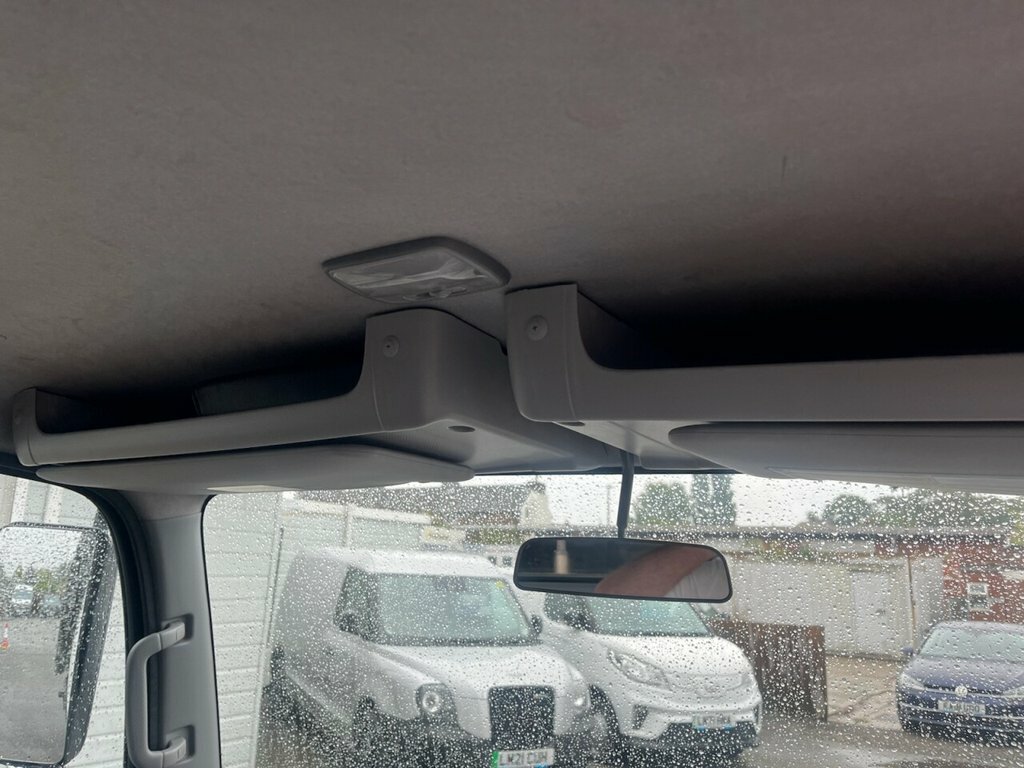 Isuzu Diesel LO23JVX White #5