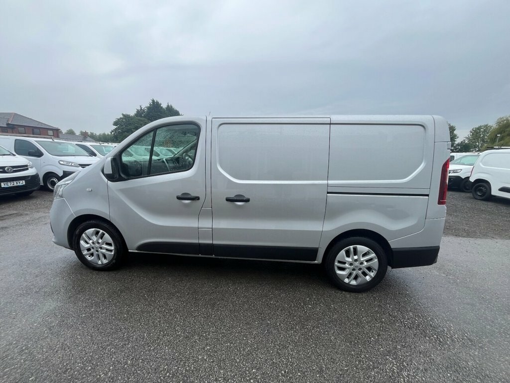 Renault Trafic 2L Sport Silver #6