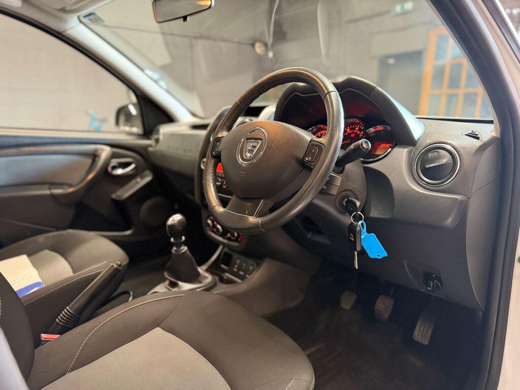 Dacia Duster Suv 1.5 Dci Laureate Euro 6 Ss 201717 SB17GXD White #2