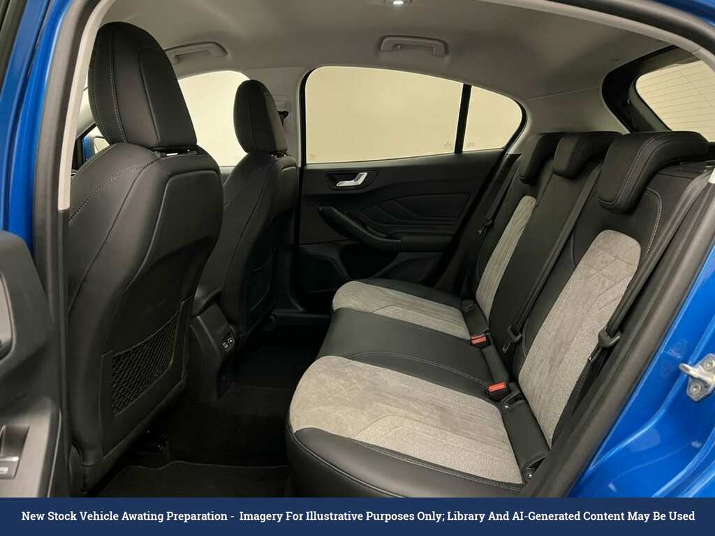 Peugeot e-2008 50Kwh Gt Suv 136 Ps NE12JUL Blue #3
