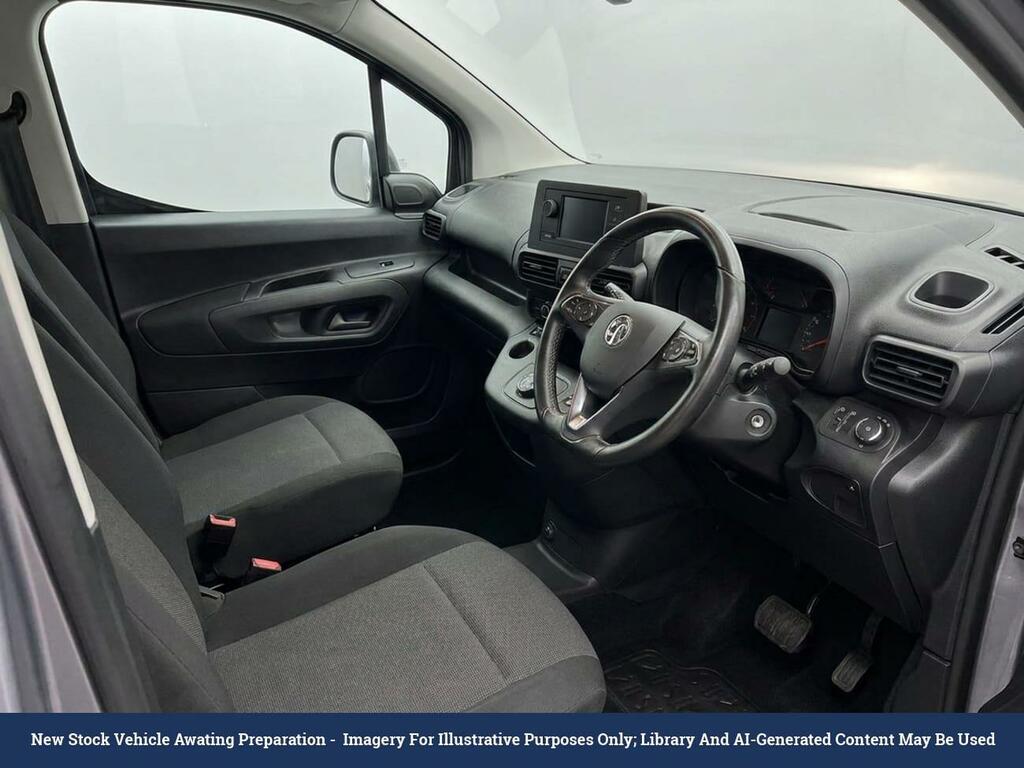 Vauxhall Combo-e Life 2300 50Kwh Dynamic Panel Van L1 Grey #3
