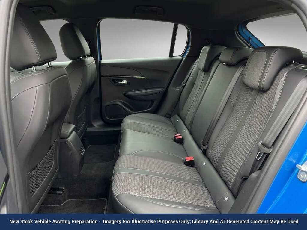 Peugeot e-2008 50Kwh Gt Suv 136 Ps KS71FVE Blue #2