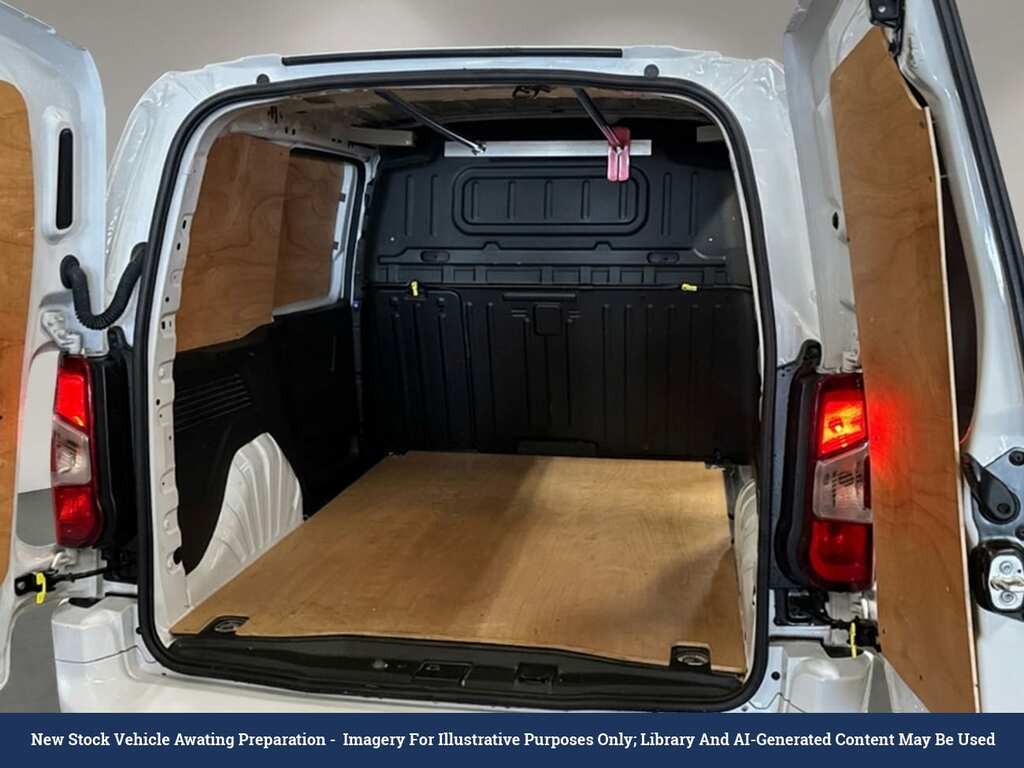 Toyota Proace City 1.5 Bluehdi Design Short Panel Van White #4