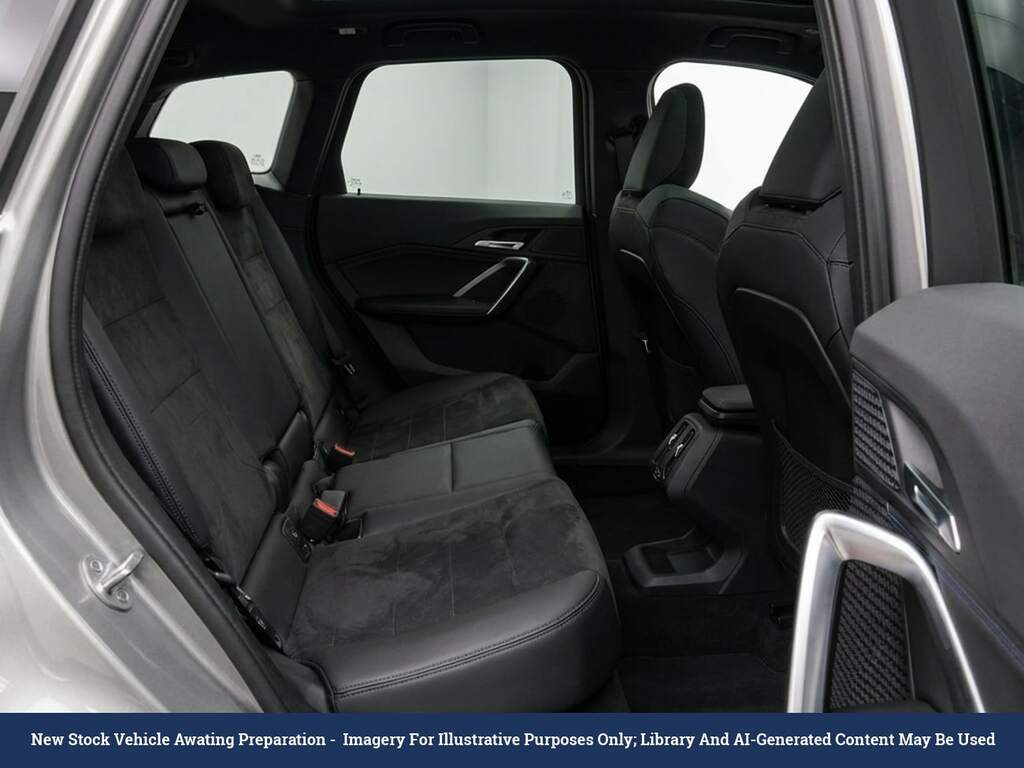 BMW iX1 30 66.5Kwh M Sport Suv Xdrive 1 Silver #3