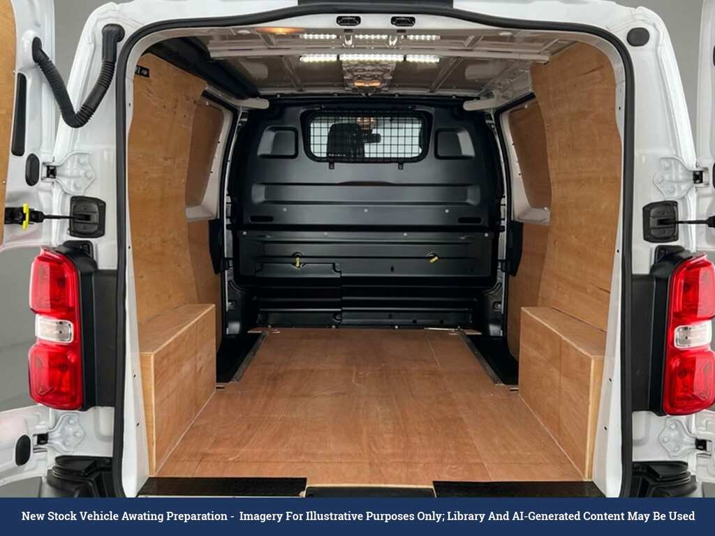 Toyota PROACE 75Kwh Icon Medium Panel Van 6Dr Mwb White #4