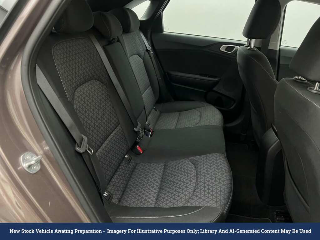 Kia Ceed 1.6 Crdi Mhev 2 Hatchback Hybrid Brown #4