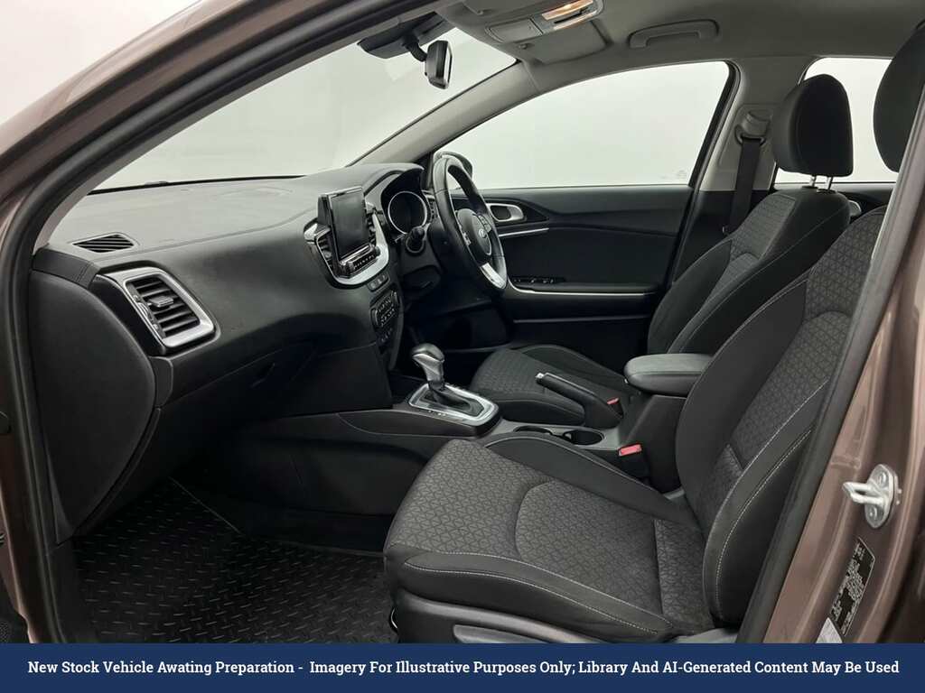 Kia Ceed 1.6 Crdi Mhev 2 Hatchback Hybrid Brown #3