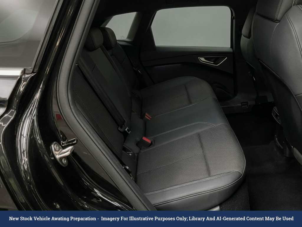 Audi Q4 E Tron 35 S Line Sportback 55Kwh 170 P Black #4