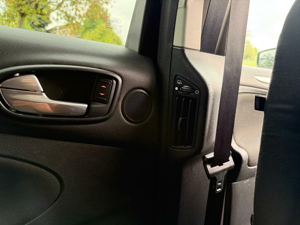 Ford S-Max Mpv White #50