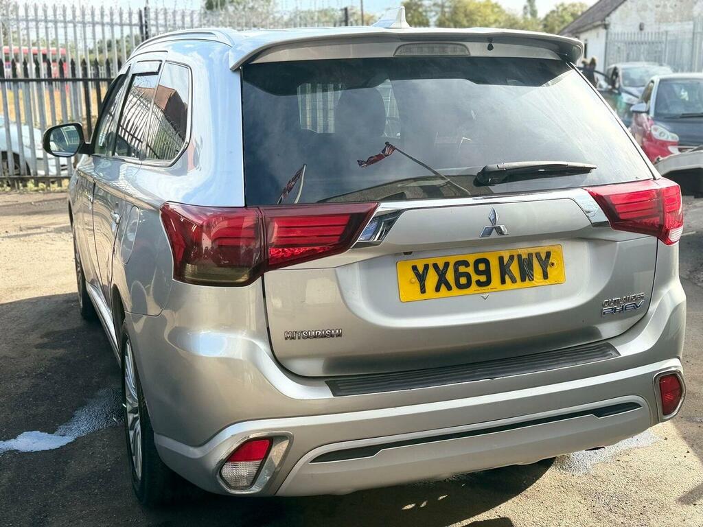 Mitsubishi Outlander 2.4H Twinmotor 13.8Kwh Juro Cvt 4Wd Euro 6 Ss 5 Silver #6