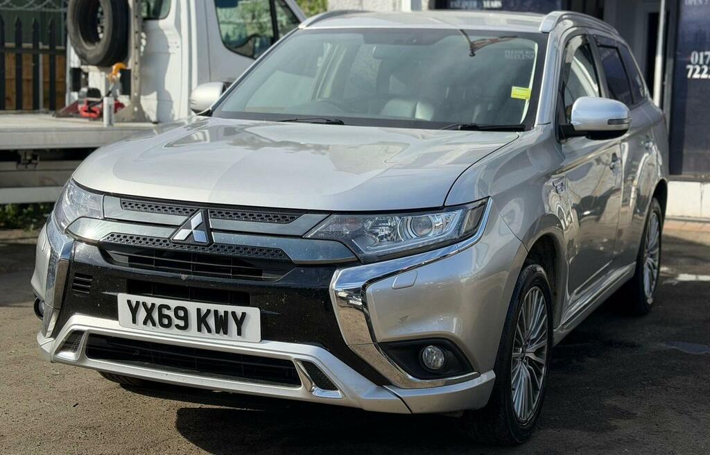 Mitsubishi Outlander 2.4H Twinmotor 13.8Kwh Juro Cvt 4Wd Euro 6 Ss 5 Silver #3
