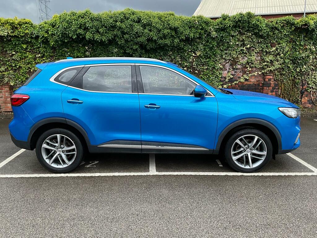 MG HS Suv White #7
