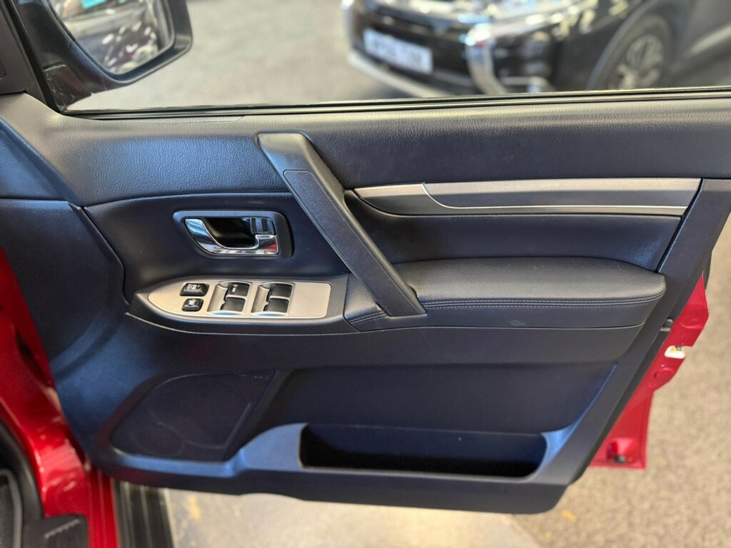 Mitsubishi Shogun Warrior  #19