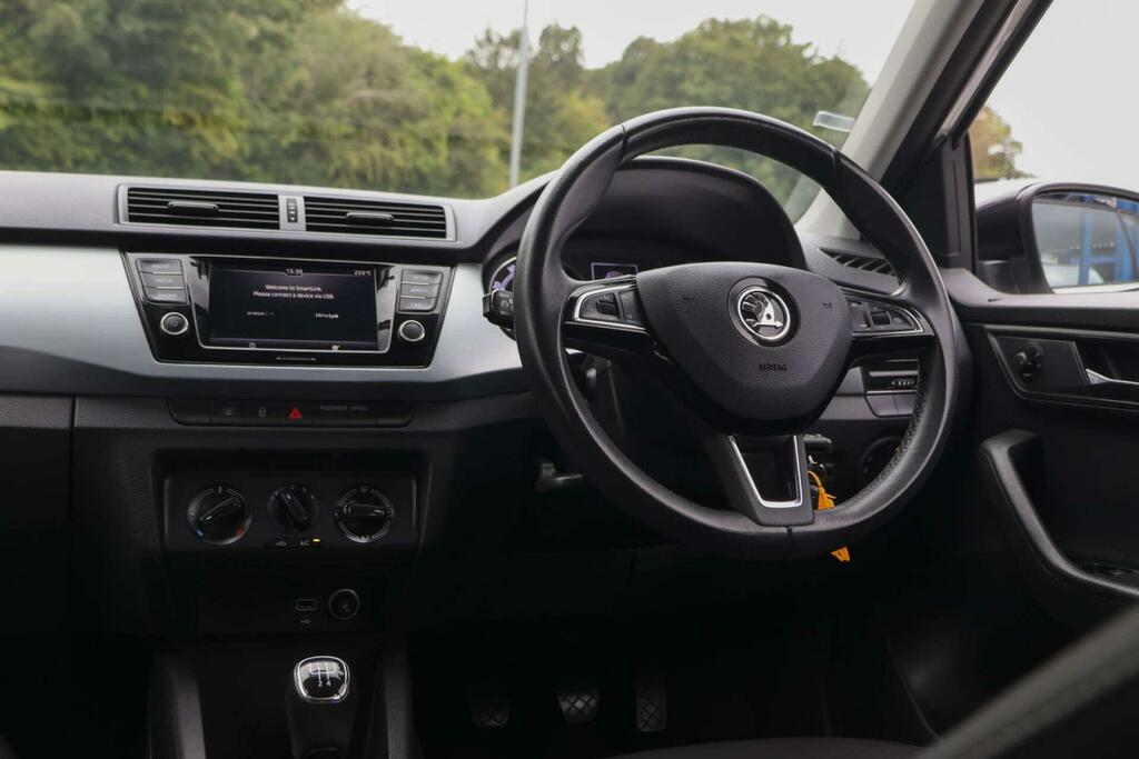 Skoda Fabia Colour Edition White #3