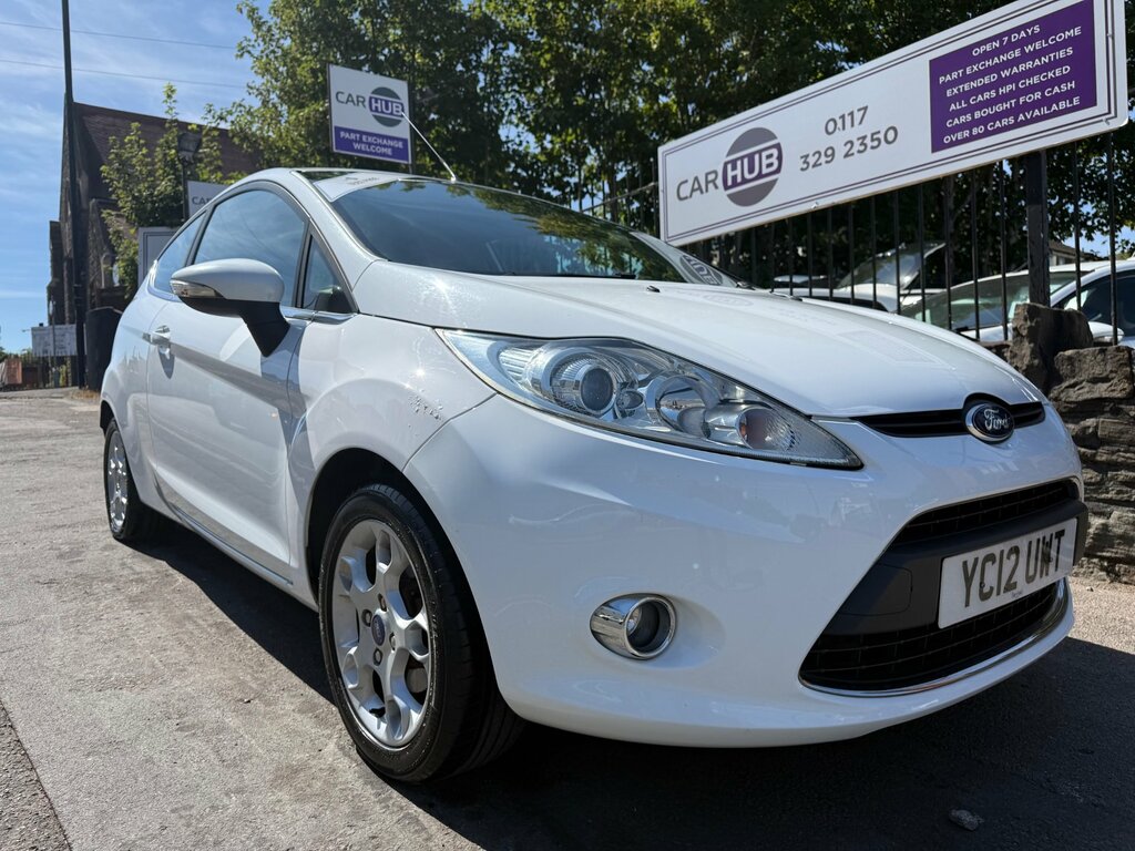 Ford Fiesta 1.25 Zetec Hatchback 129 Gkm, White