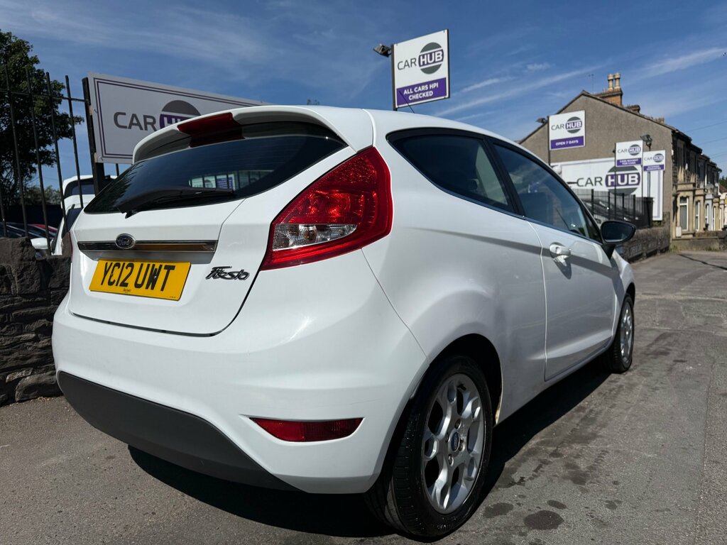 Ford Fiesta 1.25 Zetec Hatchback 129 Gkm, YC12UWT White #2