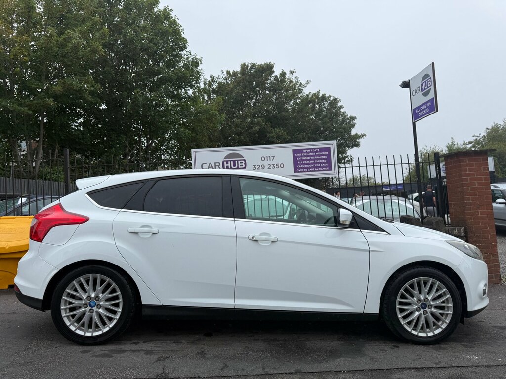 Ford Focus 1.6 Zetec Hatchback Euro 5 125 White #4