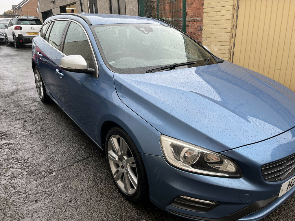 Volvo V60 R-design Nav D4 PE65TYT  #2