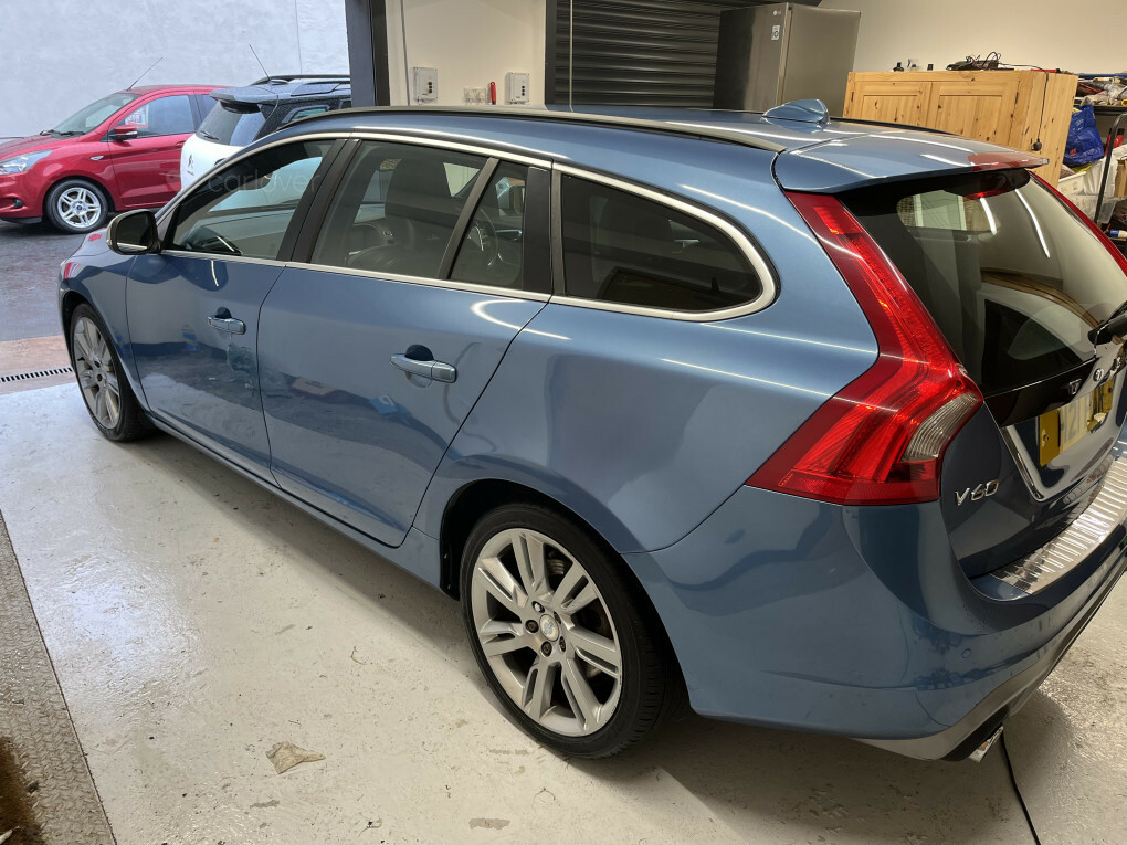 Volvo V60 R-design Nav D4 PE65TYT  #4