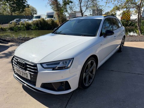 Audi A4 2.0 A4 Black White