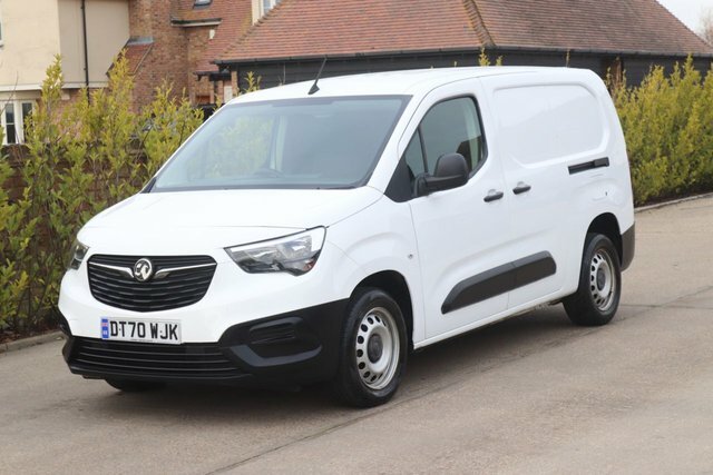 Vauxhall Combo Mpv DT70WJK White #2