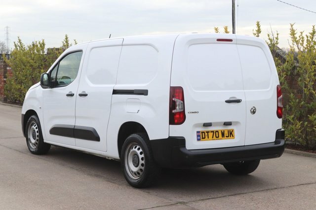 Vauxhall Combo Mpv DT70WJK White #4