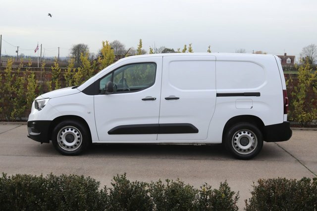 Vauxhall Combo Mpv DT70WJK White #6