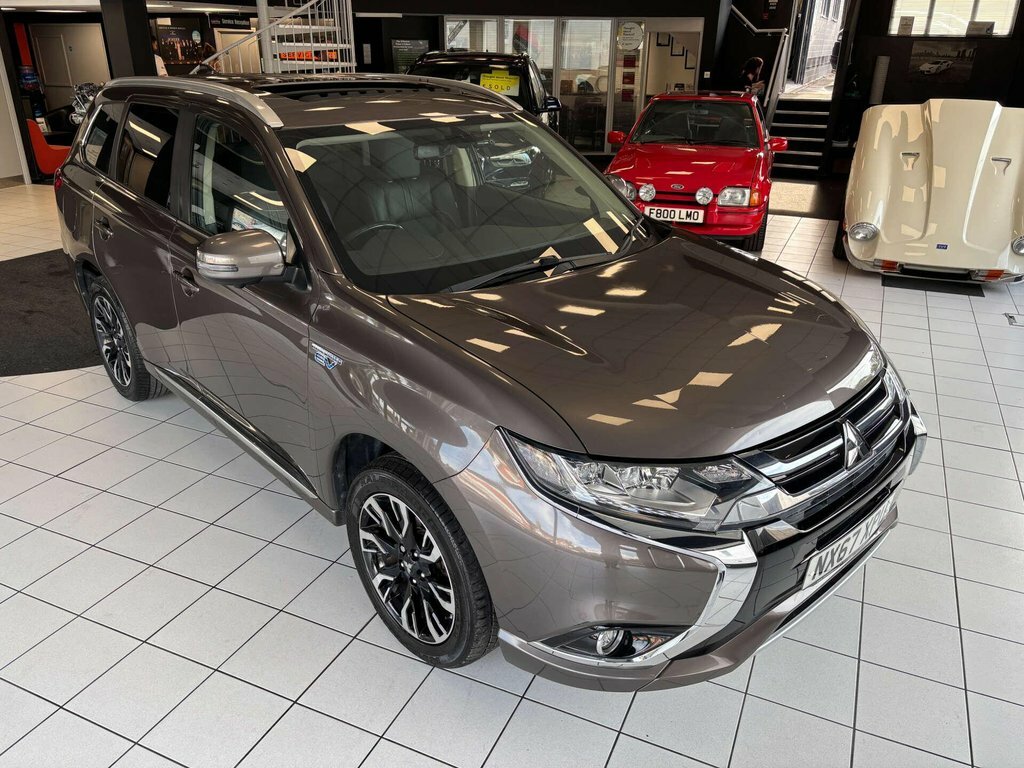 Mitsubishi Outlander 2L 4H Brown #3