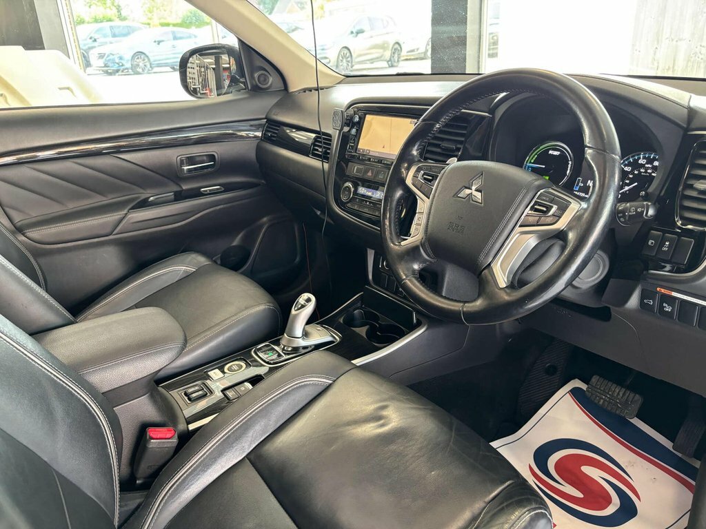 Mitsubishi Outlander 2L 4H Brown #2