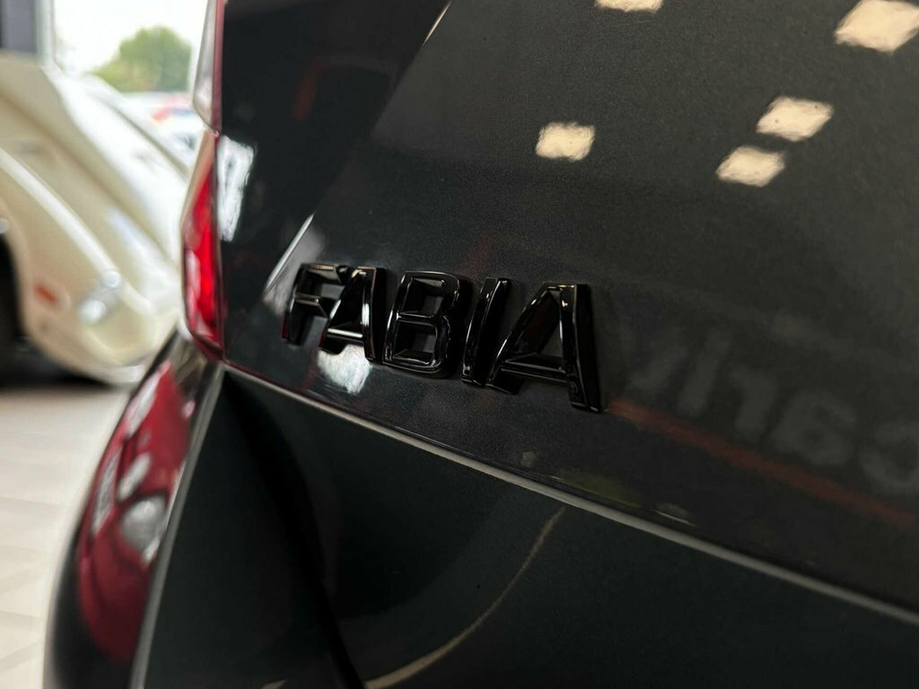 Skoda Fabia 1.0 Mpi Se - 2020 69 White #11