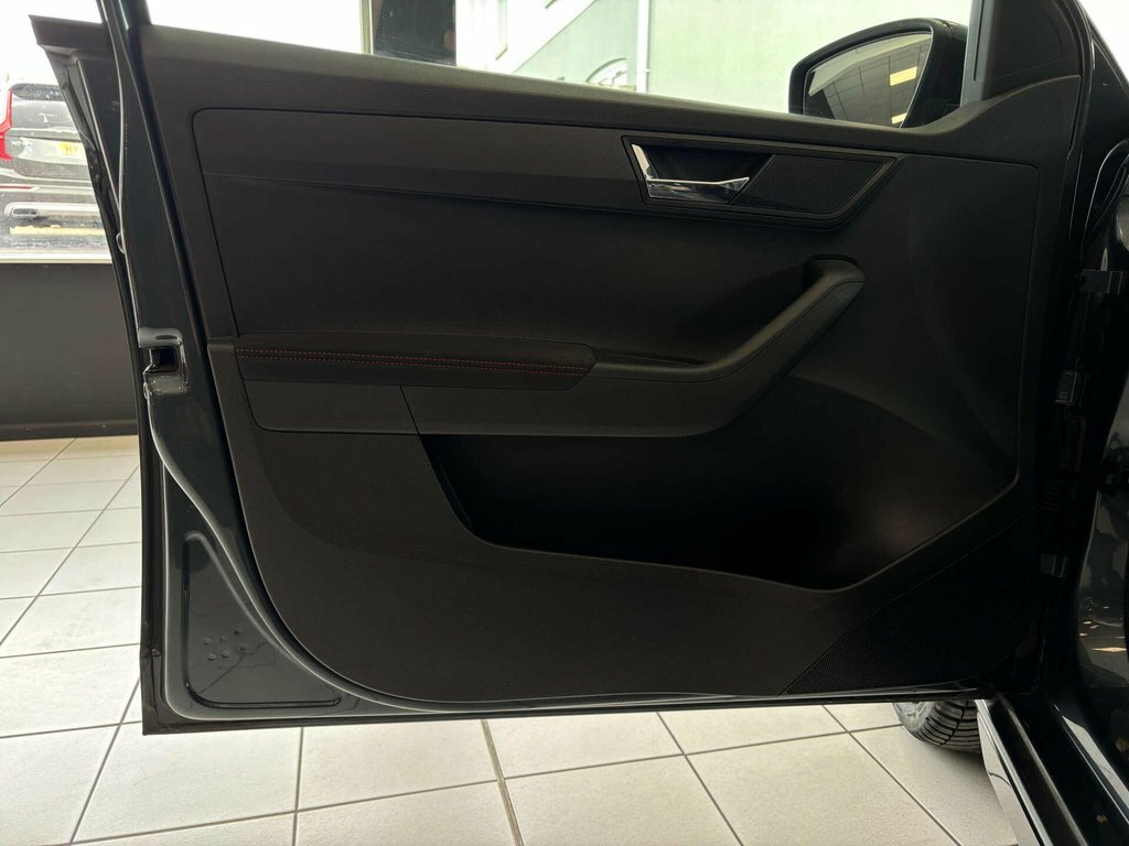 Skoda Fabia 1.0 Mpi Se - 2020 69 White #38