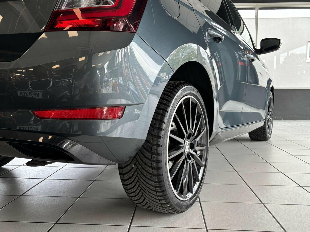 Skoda Fabia 1.0 Mpi Se - 2020 69 White #12
