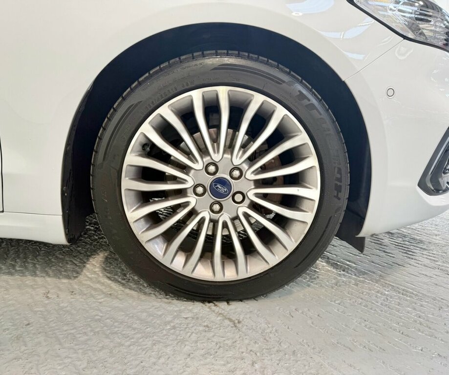 Ford Mondeo 2L Titanium Edition White #4