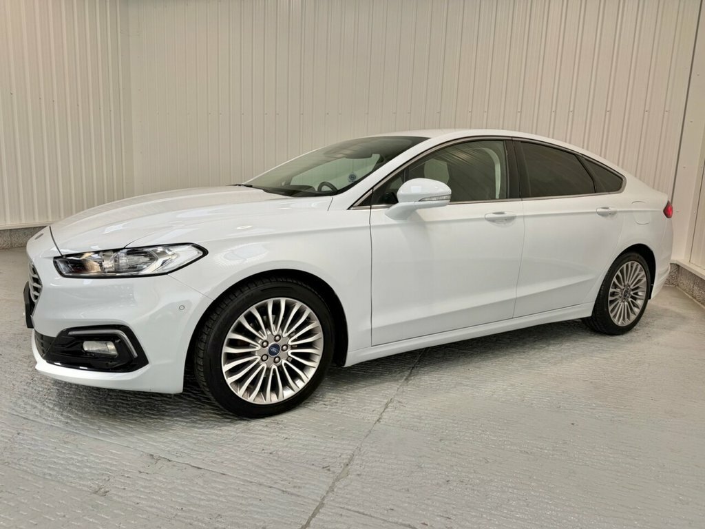 Ford Mondeo 2L Titanium Edition White #3