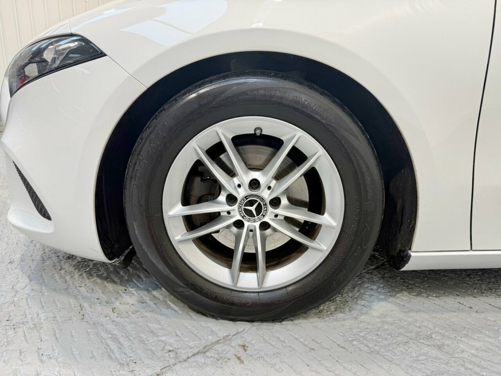 Mercedes-Benz A Class 1.3L Se KC19HRM White #4