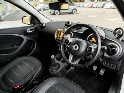 Smart Forfour Hatchback OY68VFS White #4