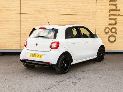 Smart Forfour Hatchback OY68VFS White #2