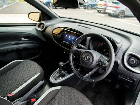 Toyota Aygo X Hatchback MF25VRP Green #4