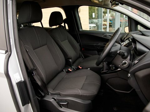 Ford B-Max  White #27