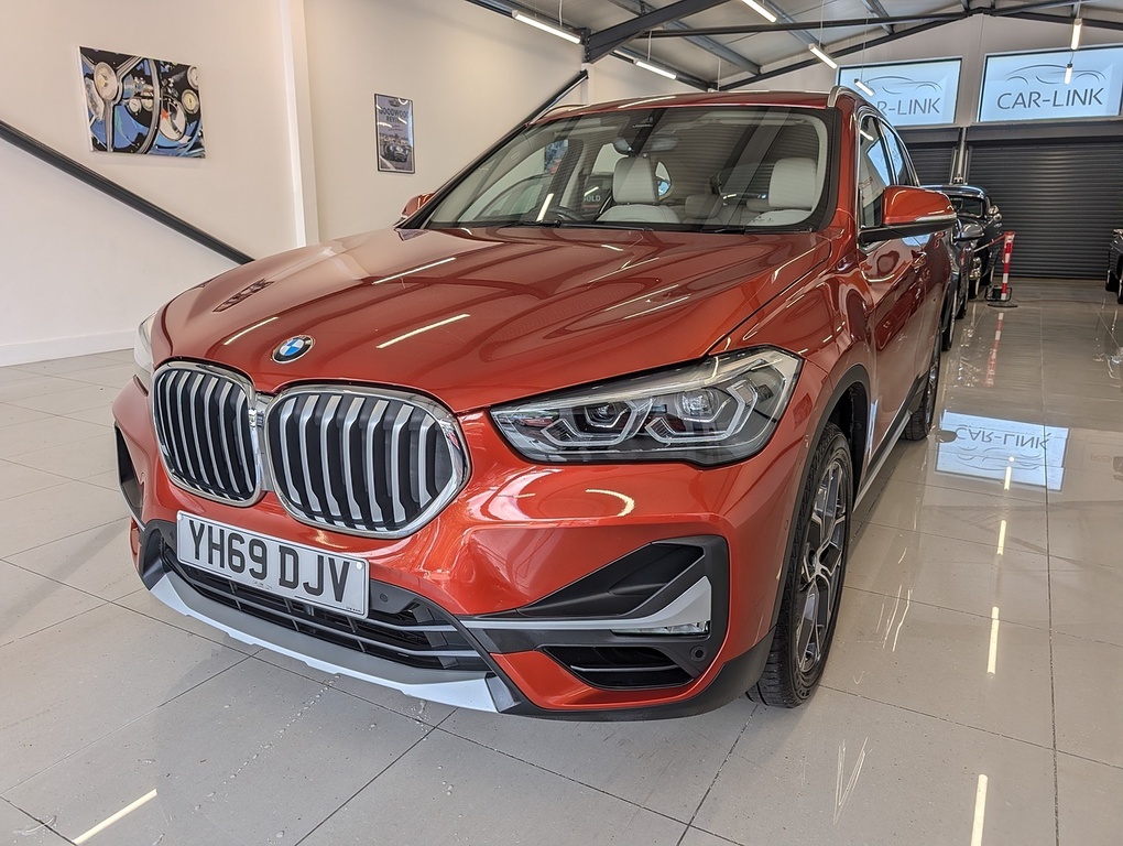 BMW X1 18I Xline Orange