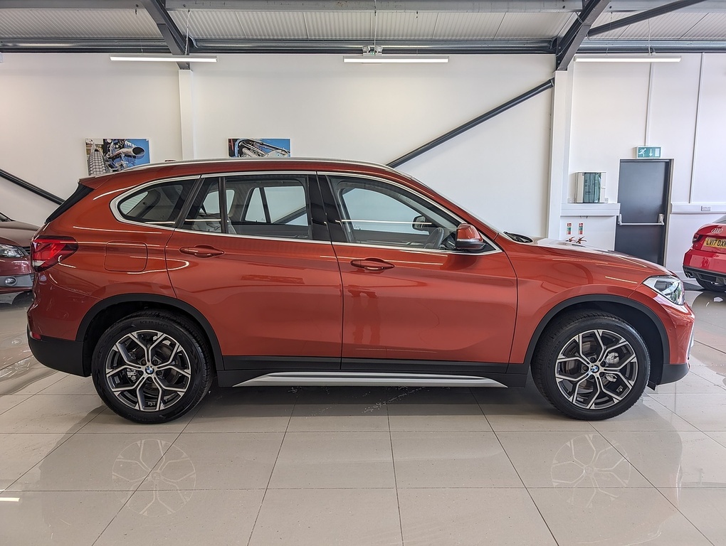 BMW X1 18I Xline YH69DJV Orange #5